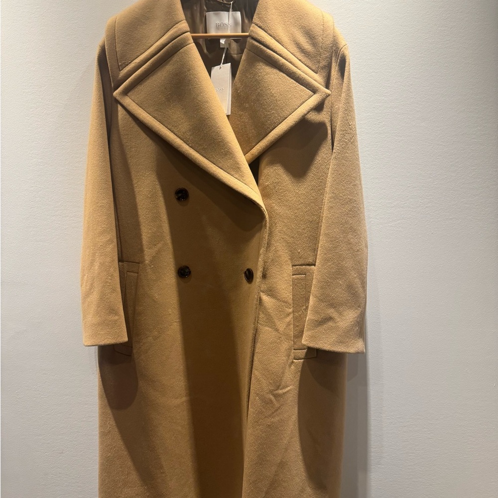 Hugo Boss Tan Coat with Luxurious Fabric and Oversized Fit